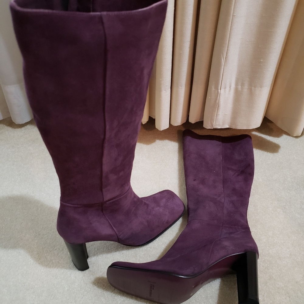 Suede boots